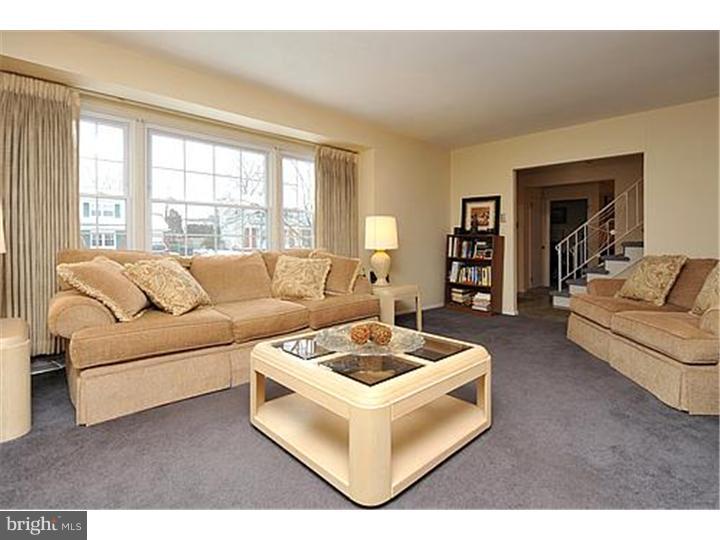 406 Ingram Road Fairless Hills, PA 19030 - Photo 7 of 21 Living Room