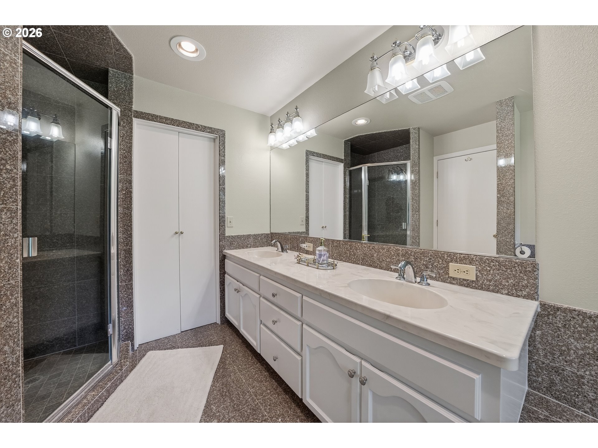 3782 Del Rio Road Roseburg, OR 97471 - Photo 15 of 48