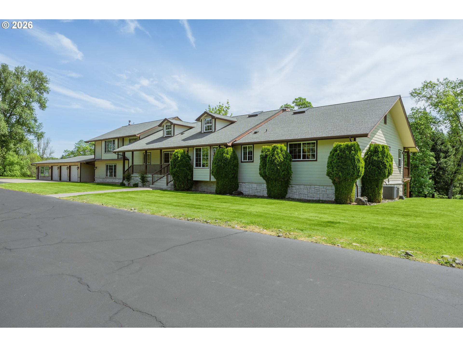 3782 Del Rio Road Roseburg, OR 97471 - Photo 2 of 48