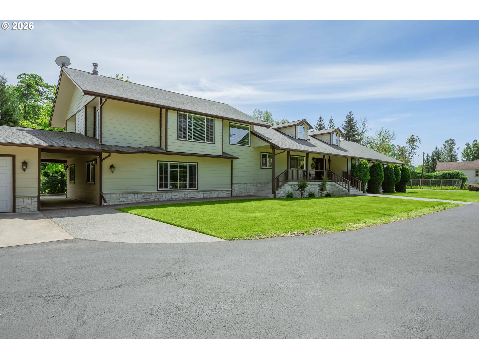 3782 Del Rio Road Roseburg, OR 97471 - Photo 3 of 48