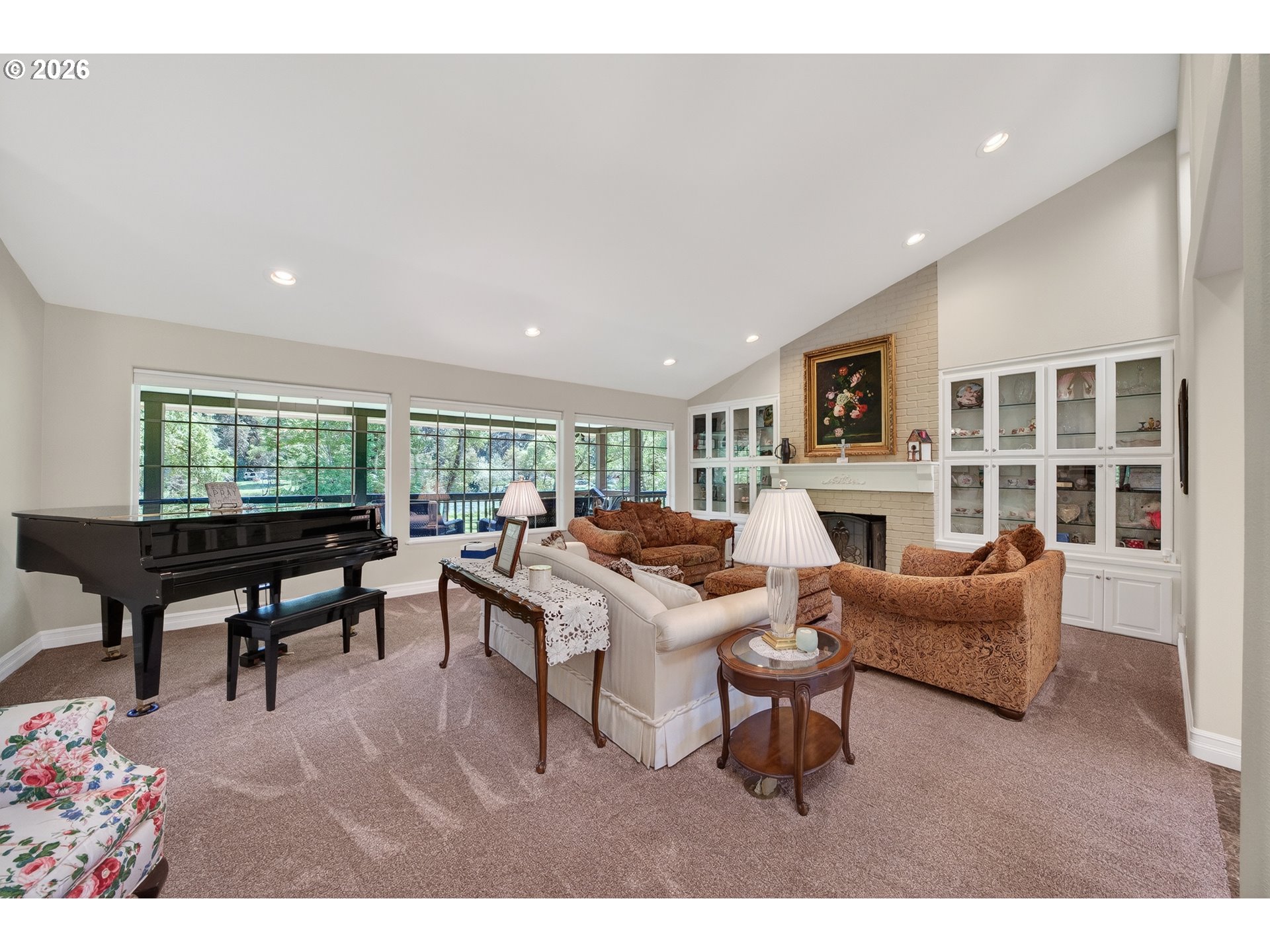 3782 Del Rio Road Roseburg, OR 97471 - Photo 9 of 48