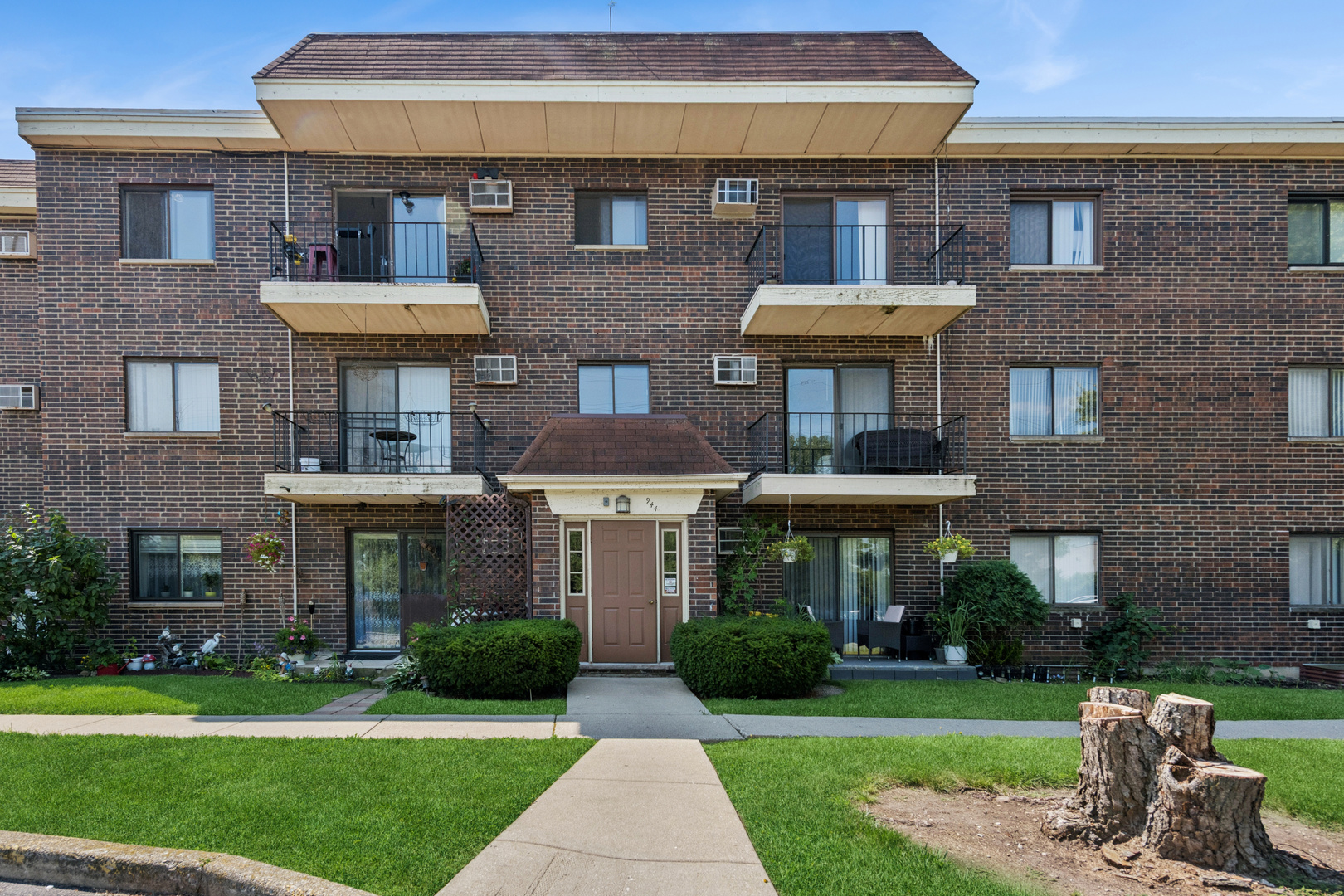 944 North Rohlwing Road, Unit GJ Addison, IL 60101 - Photo 1 of 16