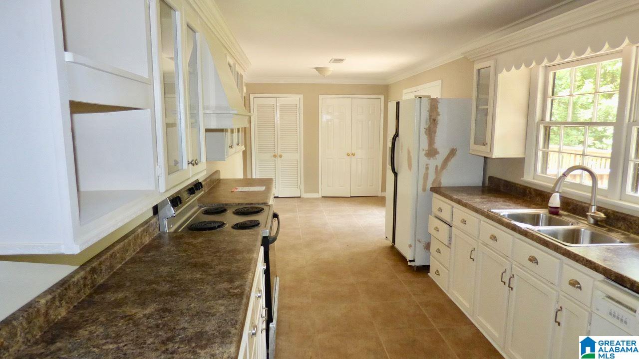 5169 South Shades Crest Road Bessemer, AL 35022 - Photo 2 of 13