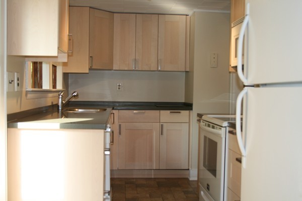 51 Londonderry Road Framingham, MA 01701 - Photo 2 of 12 Gallery Image 2