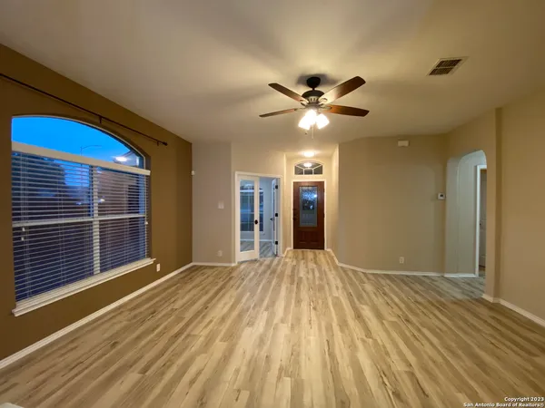 $1,950 | 8935 Liberty View, Converse, TX 78109