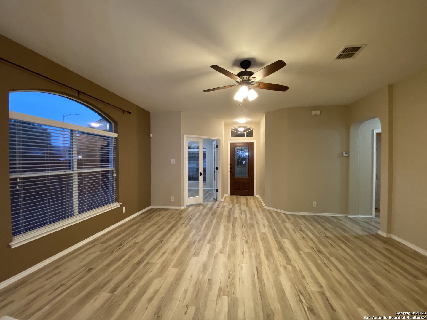 8935 Liberty View Converse, TX 78109 - Photo 2 of 33