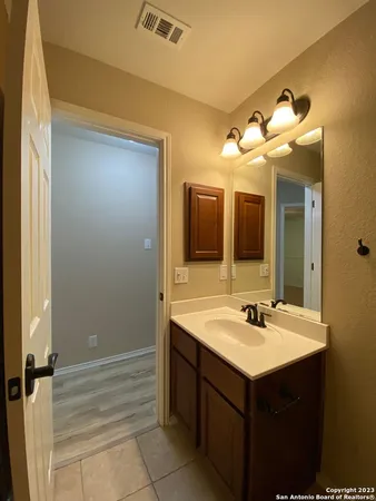 $1,950 | 8935 Liberty View, Converse, TX 78109