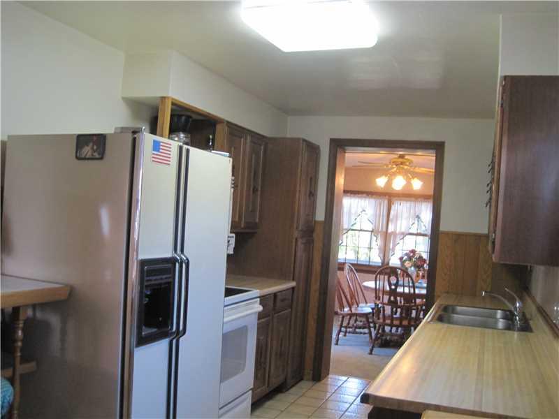 231 Olympic Road Baldwin, PA 15236 - Photo 7 of 25 Kitchen.
