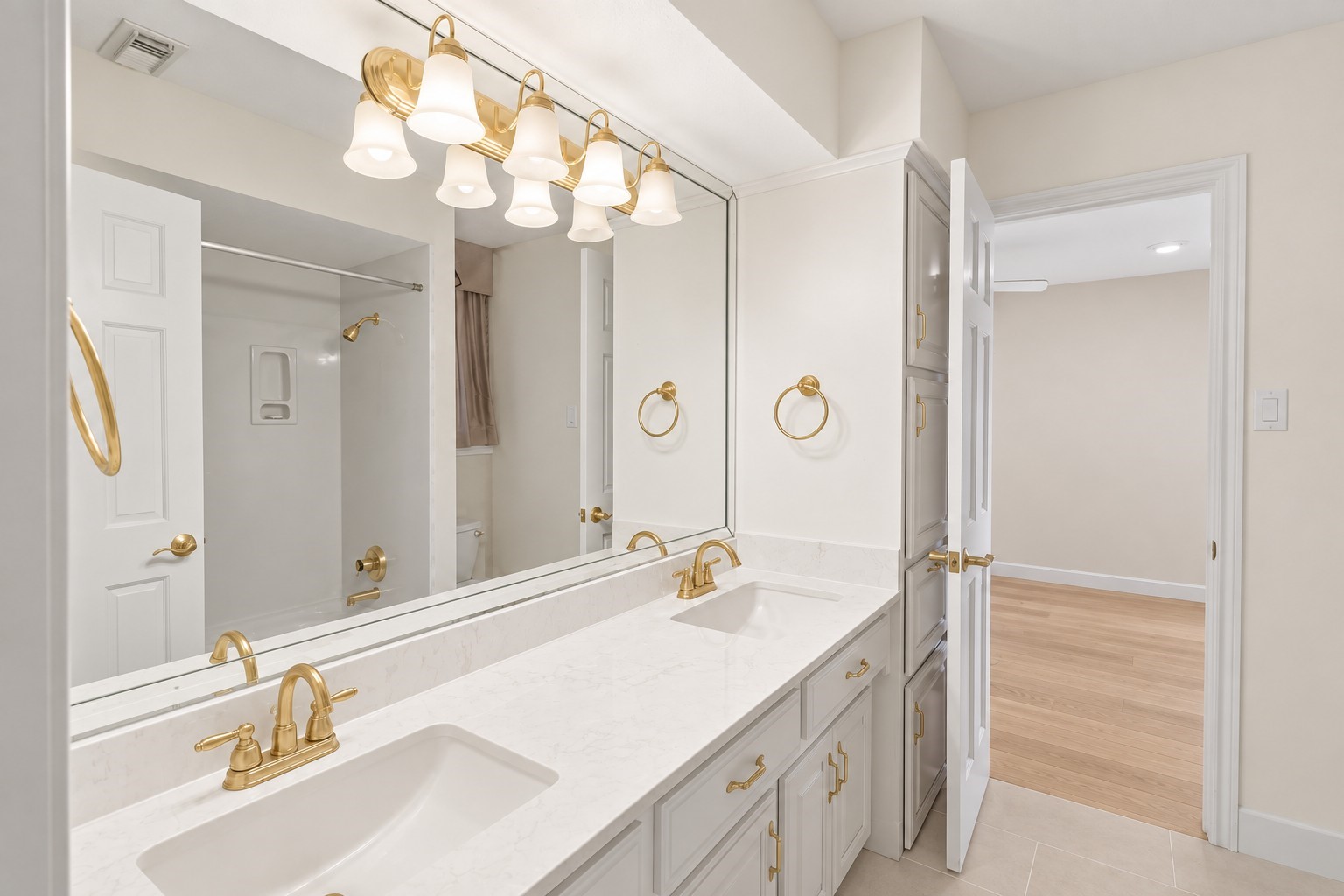 3002 Riata Lane Houston, TX 77043 - Photo 22 of 30 Bathroom 2 - digitally Updated