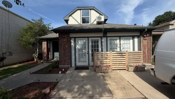 $2,500 | 2012 Cardinal Lane, Lewisville, TX 75077