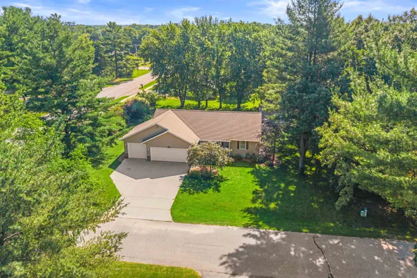 $439,900 | 1010 Woodland Court, Plover, WI 54467