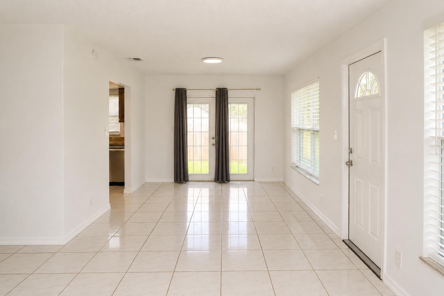 92 Lariat Circle Boca Raton, FL 33487 - Photo 4 of 12 Entry