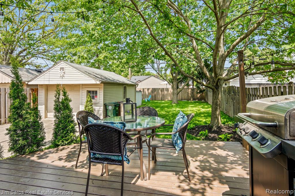 1322 Hampton Road Grosse Pointe Woods, MI 48236 - Photo 7 of 42
