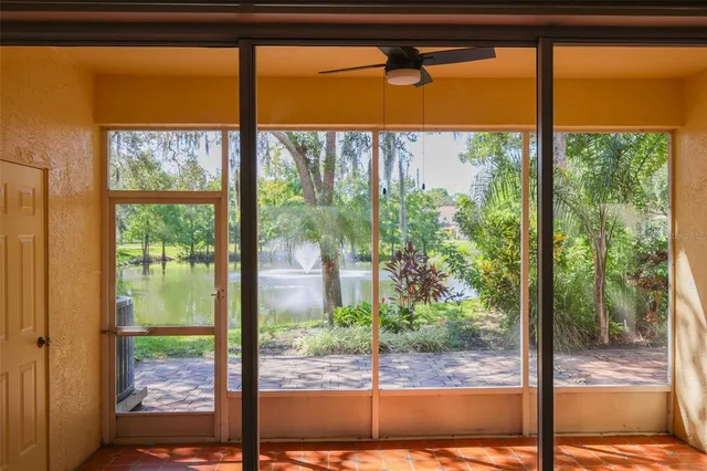 $2,100 | 611 Spring Lake Circle, Tarpon Springs, FL 34688