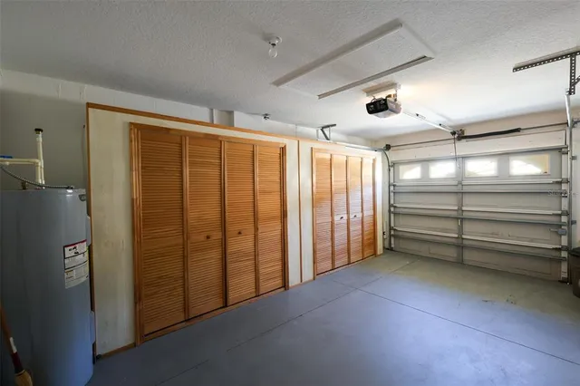 $2,100 | 611 Spring Lake Circle, Tarpon Springs, FL 34688