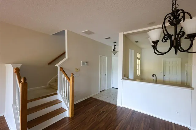 $2,100 | 611 Spring Lake Circle, Tarpon Springs, FL 34688