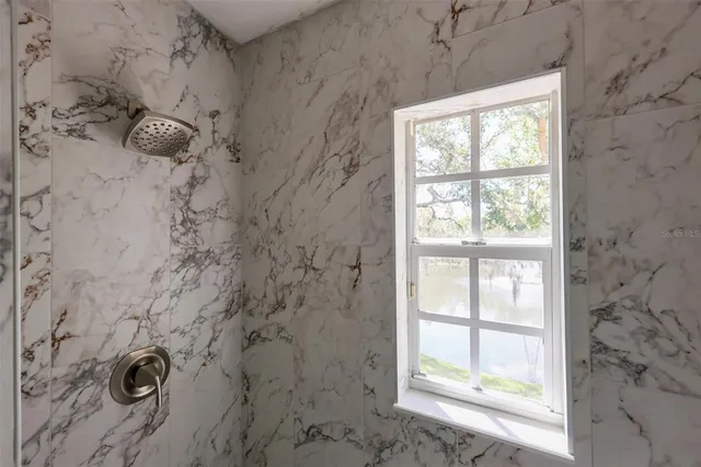 $2,100 | 611 Spring Lake Circle, Tarpon Springs, FL 34688