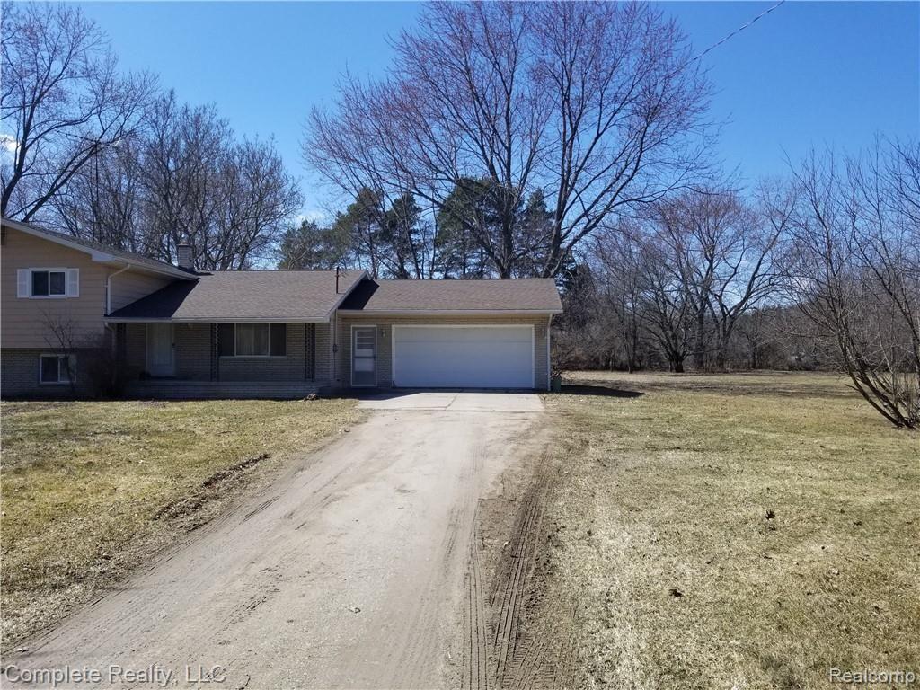 1400 South Genesee Road Burton, MI 48509 - Photo 2 of 33 20190403_142436.jpg