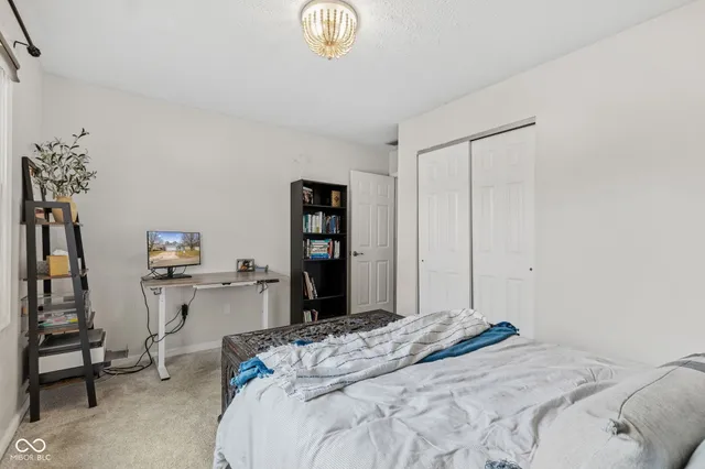 $300,000 | 8675 Champions Drive, Indianapolis, IN 46256