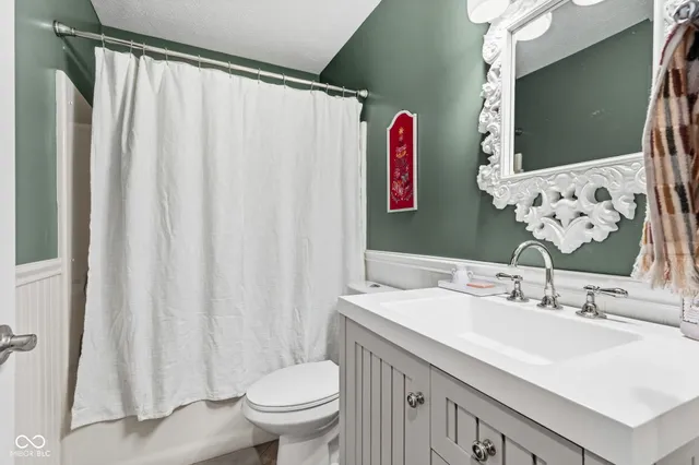 $300,000 | 8675 Champions Drive, Indianapolis, IN 46256