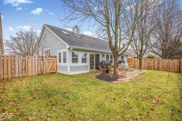 $300,000 | 8675 Champions Drive, Indianapolis, IN 46256