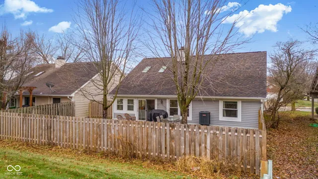 $300,000 | 8675 Champions Drive, Indianapolis, IN 46256