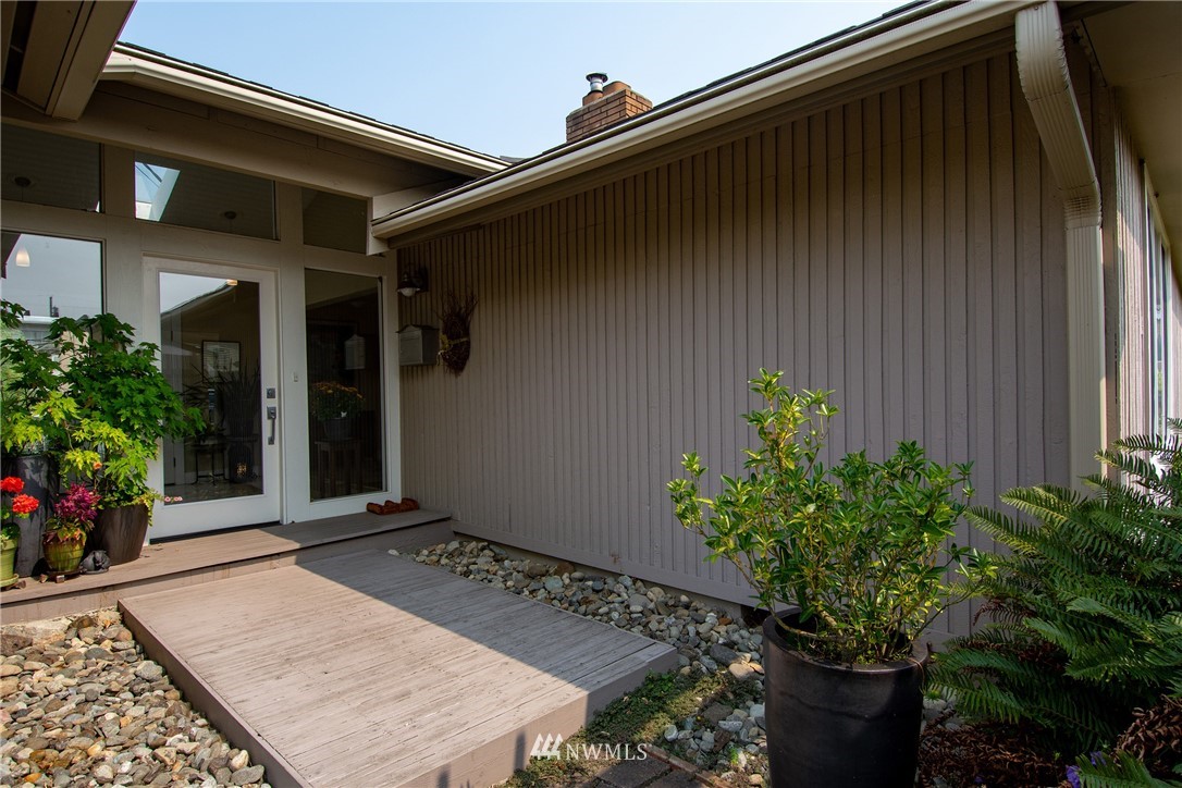 617 Aloha Way Edmonds, WA 98020 - Photo 1 of 23 Gallery Image 1