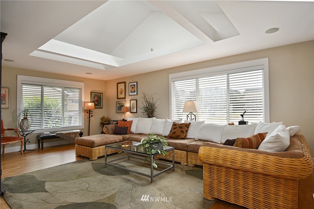 617 Aloha Way Edmonds, WA 98020 - Photo 4 of 23 Gallery Image 4