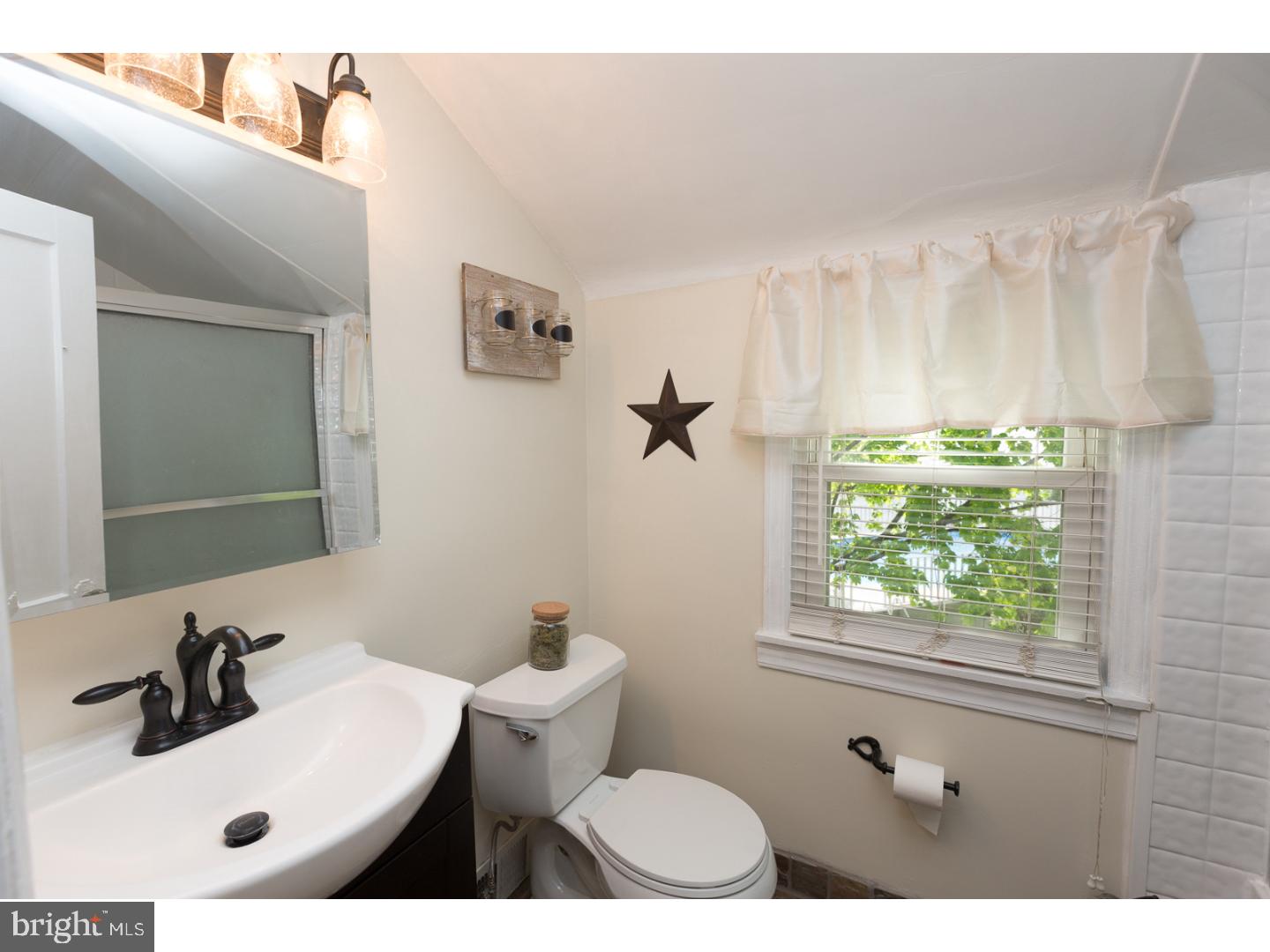 209 North Warminster Road Hatboro, PA 19040 - Photo 15 of 24 Bathroom