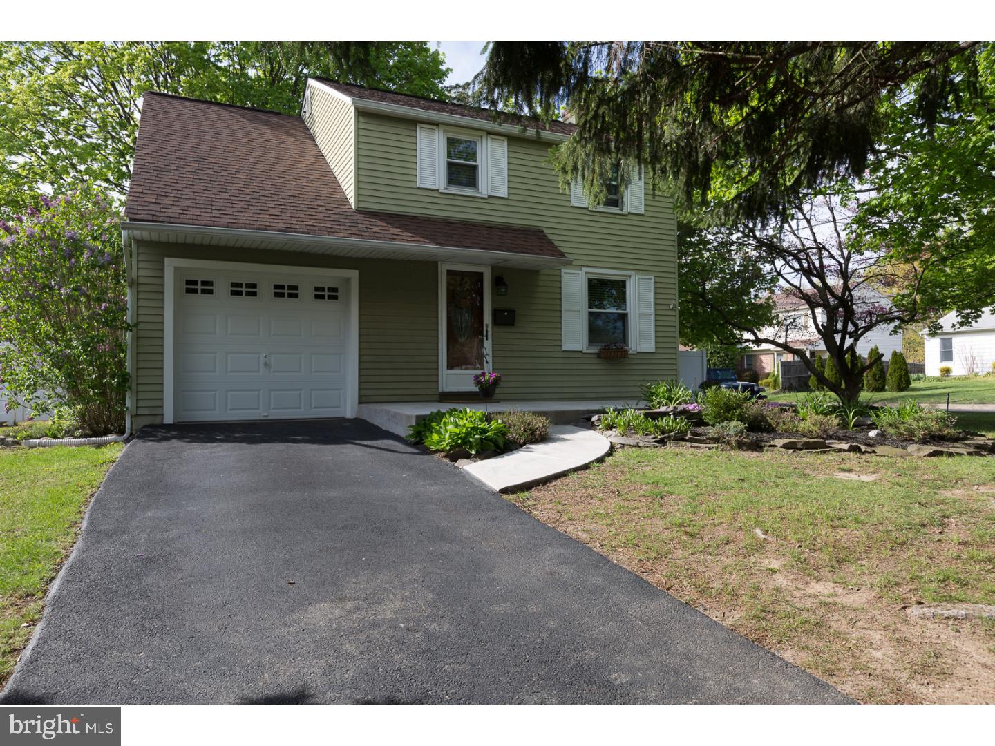 209 North Warminster Road Hatboro, PA 19040 - Photo 2 of 24 Exterior Front
