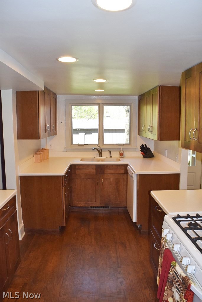 7575 Dines Road Novelty, OH 44072 - Photo 9 of 31