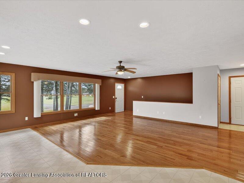 1160 North State Road Belding, MI 48809 - Photo 21 of 77 21-1160-N-State-Rd-Belding-Windowstill