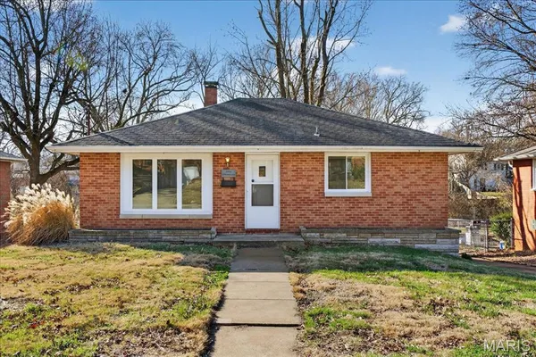 $1,750 | 3861 Coronado Drive, Alton, IL 62002