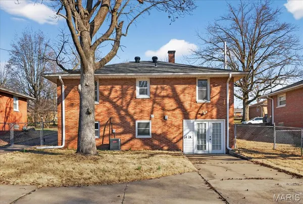 $1,750 | 3861 Coronado Drive, Alton, IL 62002