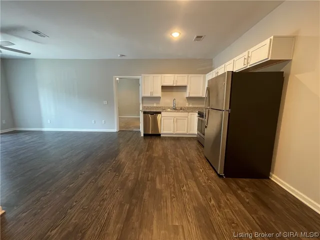 $1,195 | 2239 Charlestown Road, New Albany, IN 47150