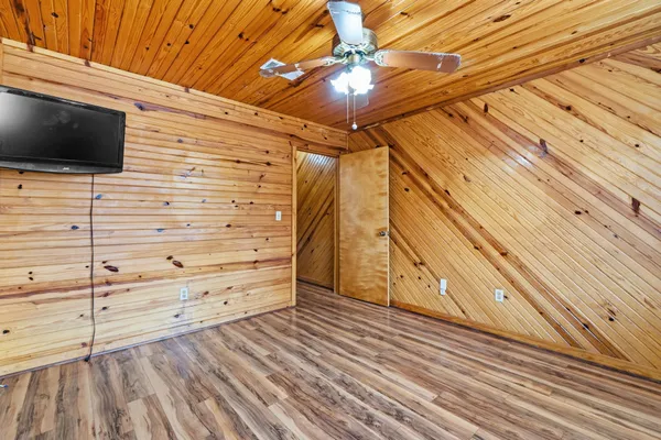 $375,000 | 344 Birch Drive, Onalaska, TX 77360