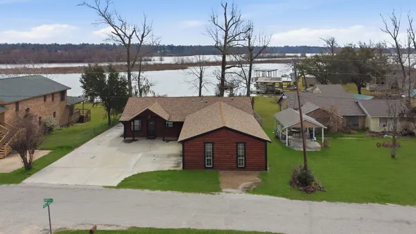 $375,000 | 344 Birch Drive, Onalaska, TX 77360