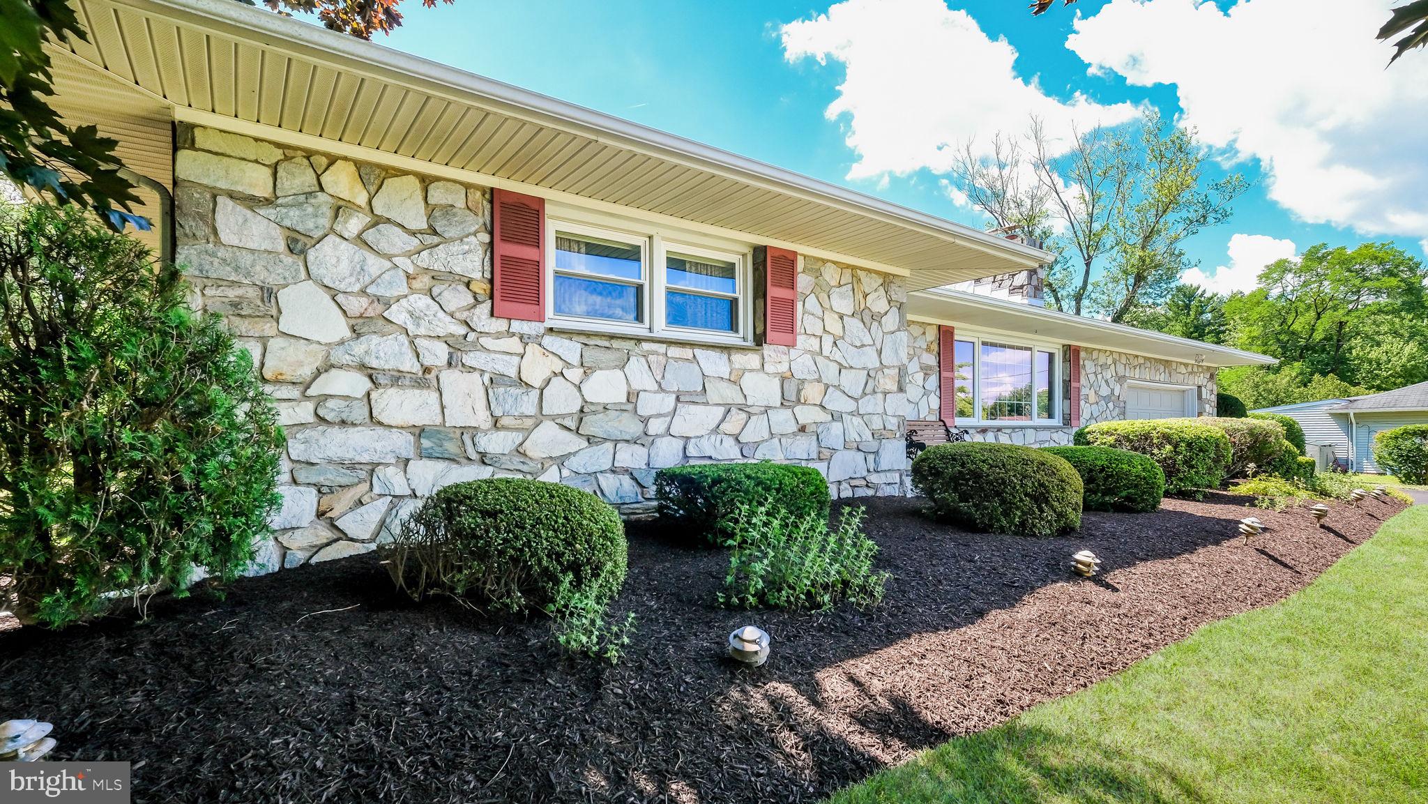 1727 Rickerts Road Perkasie, PA 18944 - Photo 4 of 47