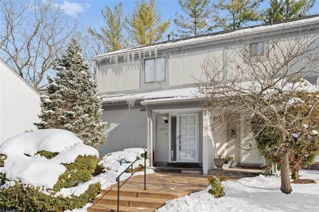 $279,900 | 1557 Pinehurst Drive, Pittsburgh, PA 15241