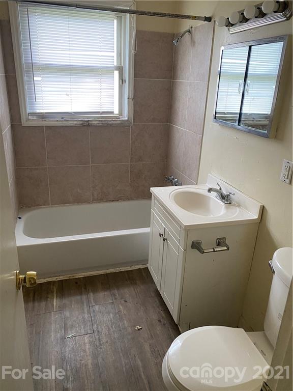 932 Clanton Road Charlotte, NC 28217 - Photo 3 of 6 Gallery Image 3