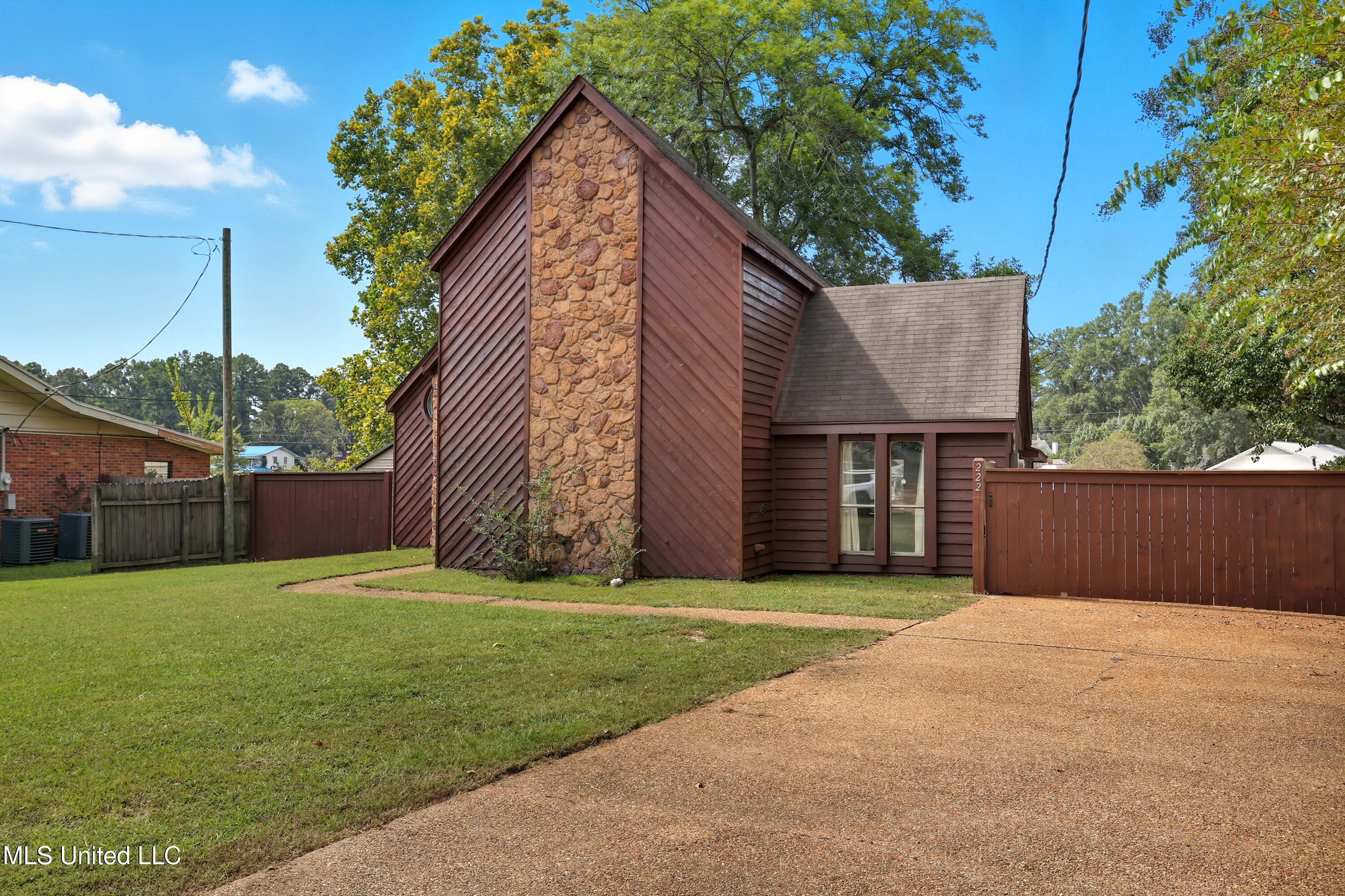 222 Trace Harbor Road Madison, MS 39110 - Photo 3 of 35 222 Trace Harbor Rd \ Home Tours MS (2)[