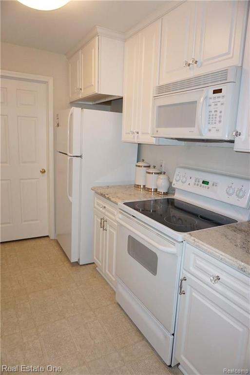 3637 Tremonte Circle, Unit 250 Rochester, MI 48306 - Photo 12 of 21