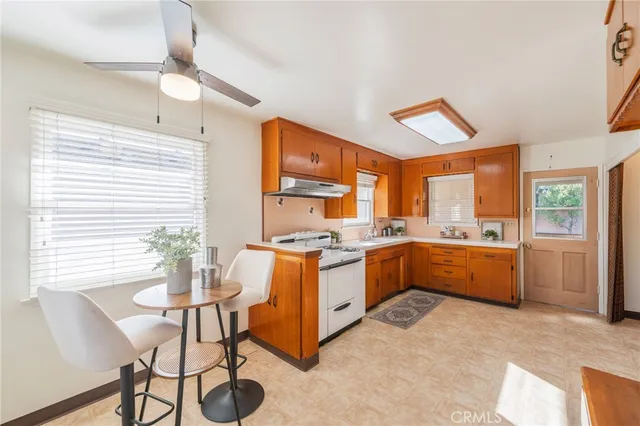 $949,900 | 1241 South Walnut Street, Anaheim, CA 92802