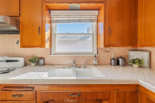 $949,900 | 1241 South Walnut Street, Anaheim, CA 92802