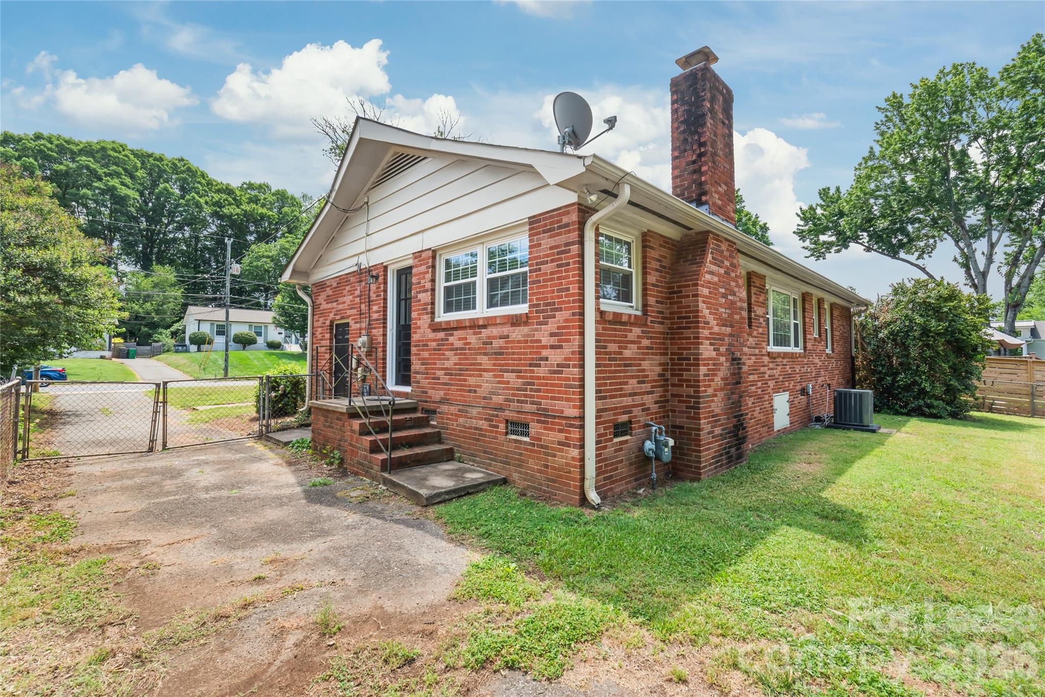 6338 Montpelier Road Charlotte, NC 28210 - Photo 29 of 33