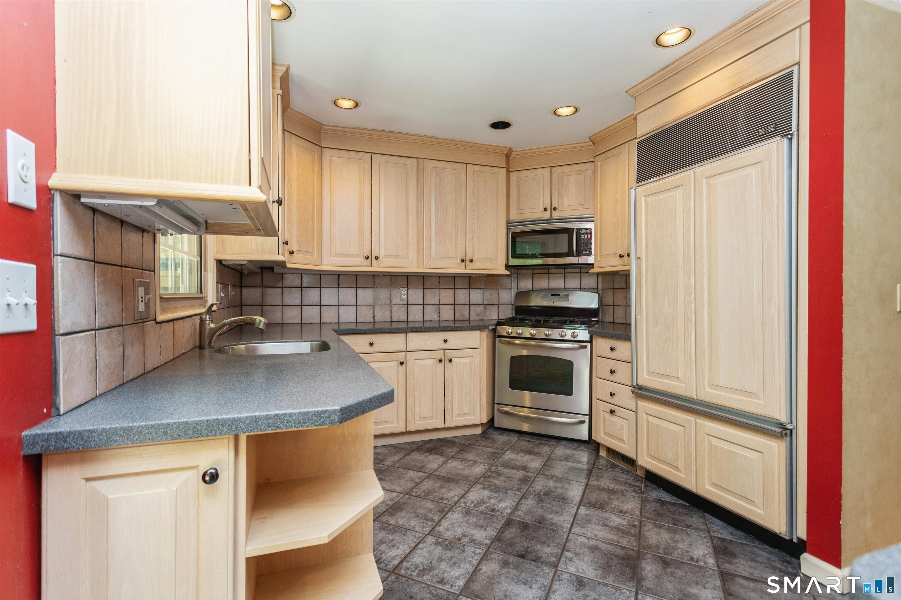 3 Valley View Road, Unit 24 Norwalk, CT 06851 - Photo 5 of 37