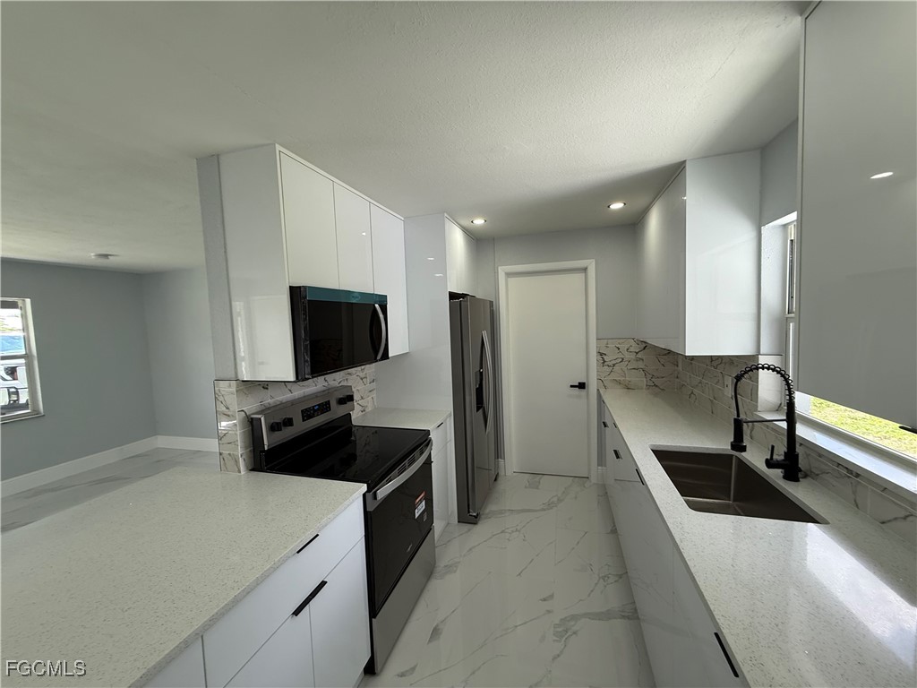 305 Penn Road West Lehigh Acres, FL 33936 - Photo 6 of 30 Gallery Image 6