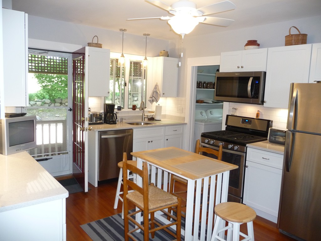 263 Common Street, Unit 263 Watertown, MA 02472 - Photo 4 of 9