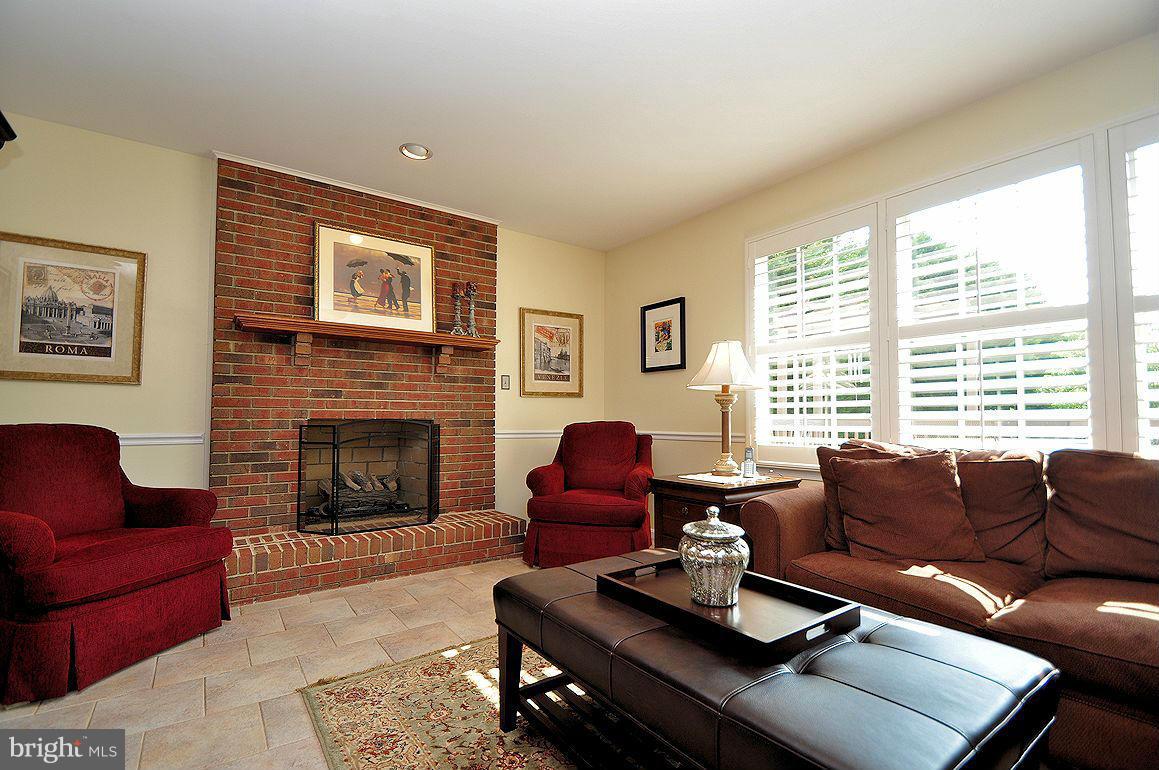2906 Thornbrook Road Ellicott City, MD 21042 - Photo 15 of 30 Family Room