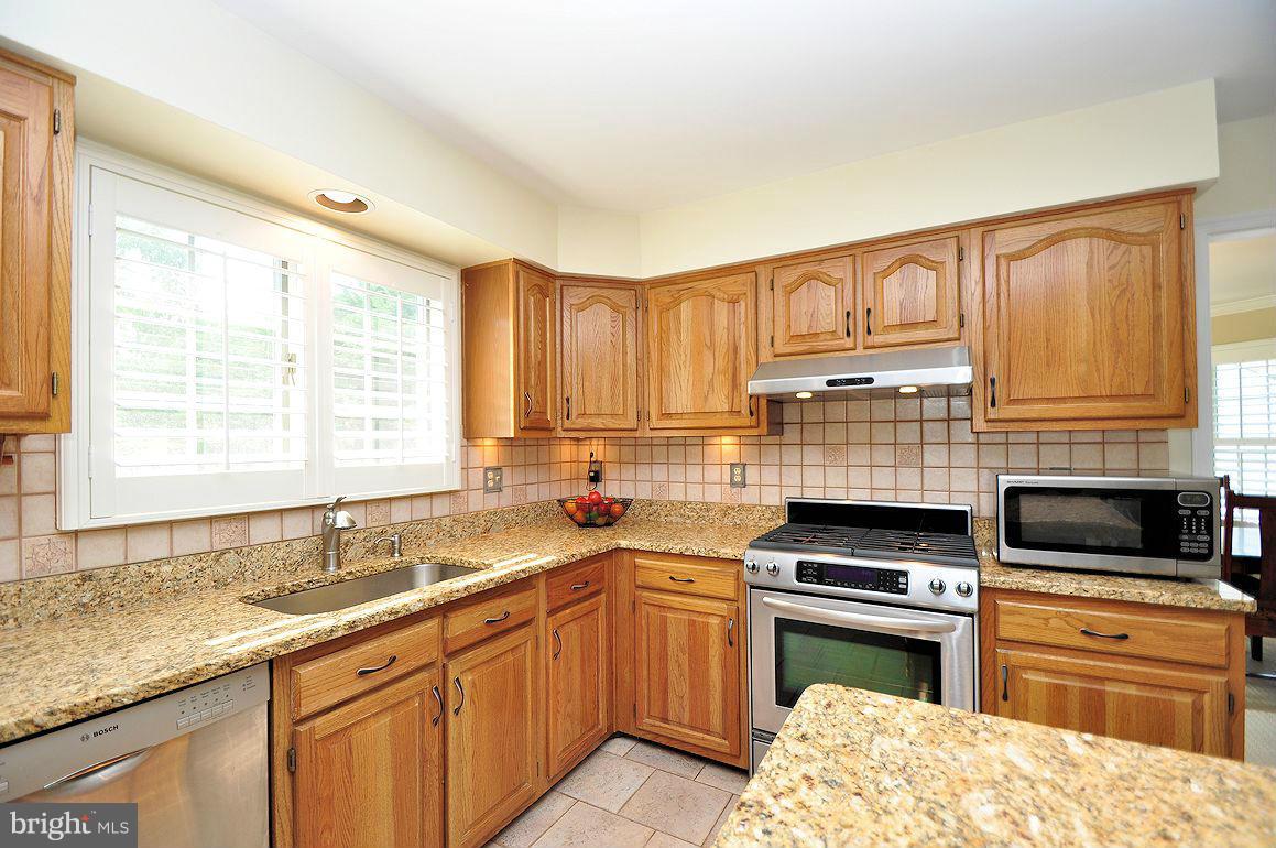 2906 Thornbrook Road Ellicott City, MD 21042 - Photo 5 of 30 Kitchen